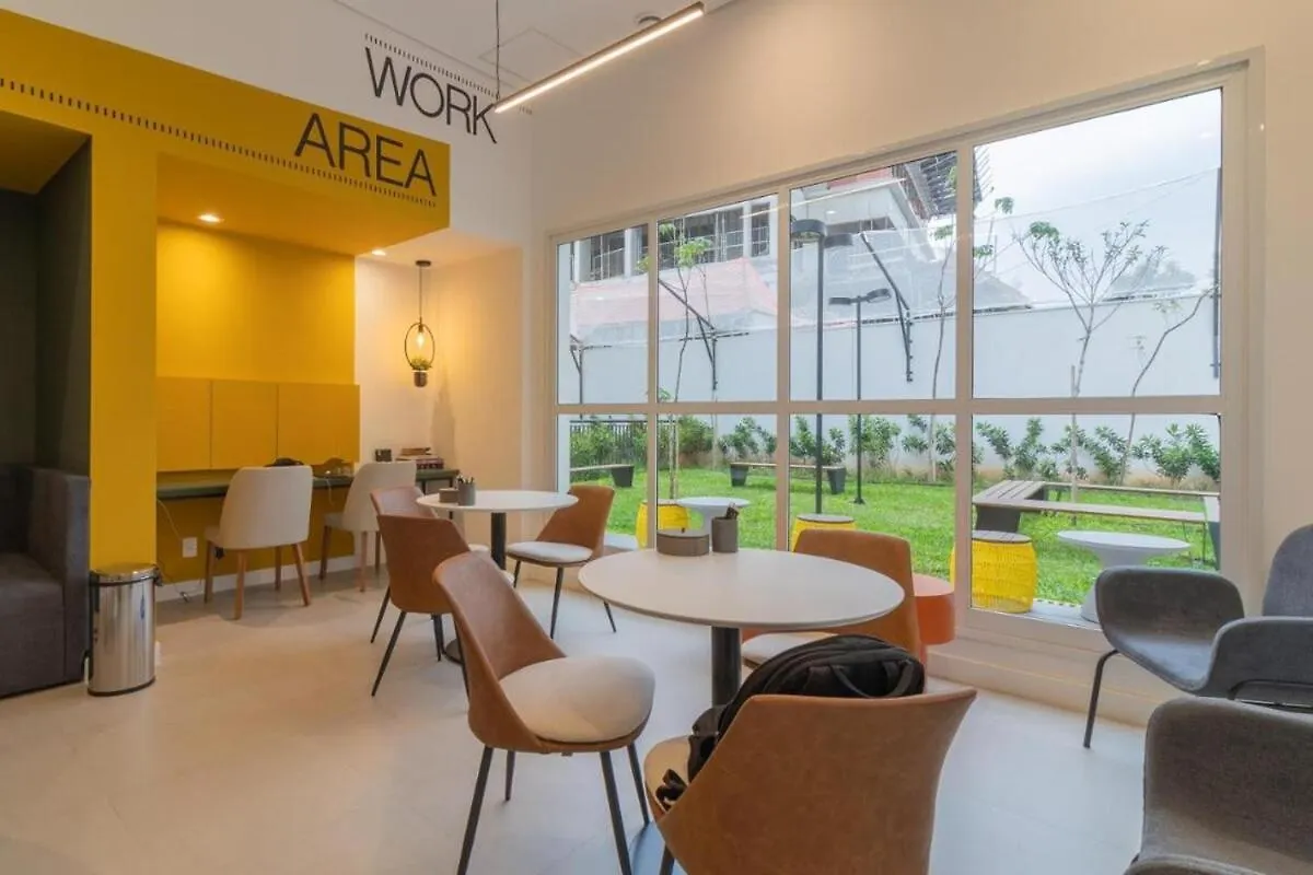Executivo Smart Studio San Paolo 0*,  Brasile